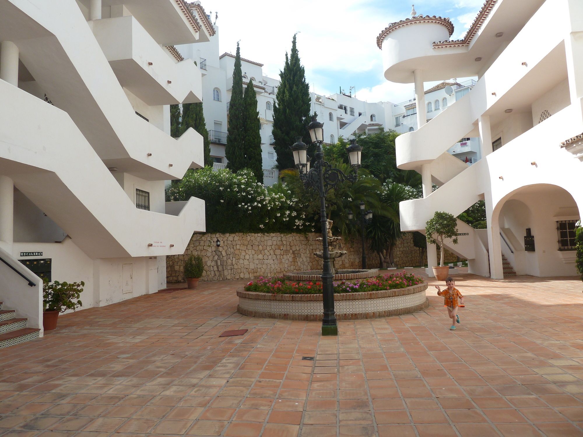 Apartamento Pueblo Quinta 贝纳尔马德纳 外观 照片