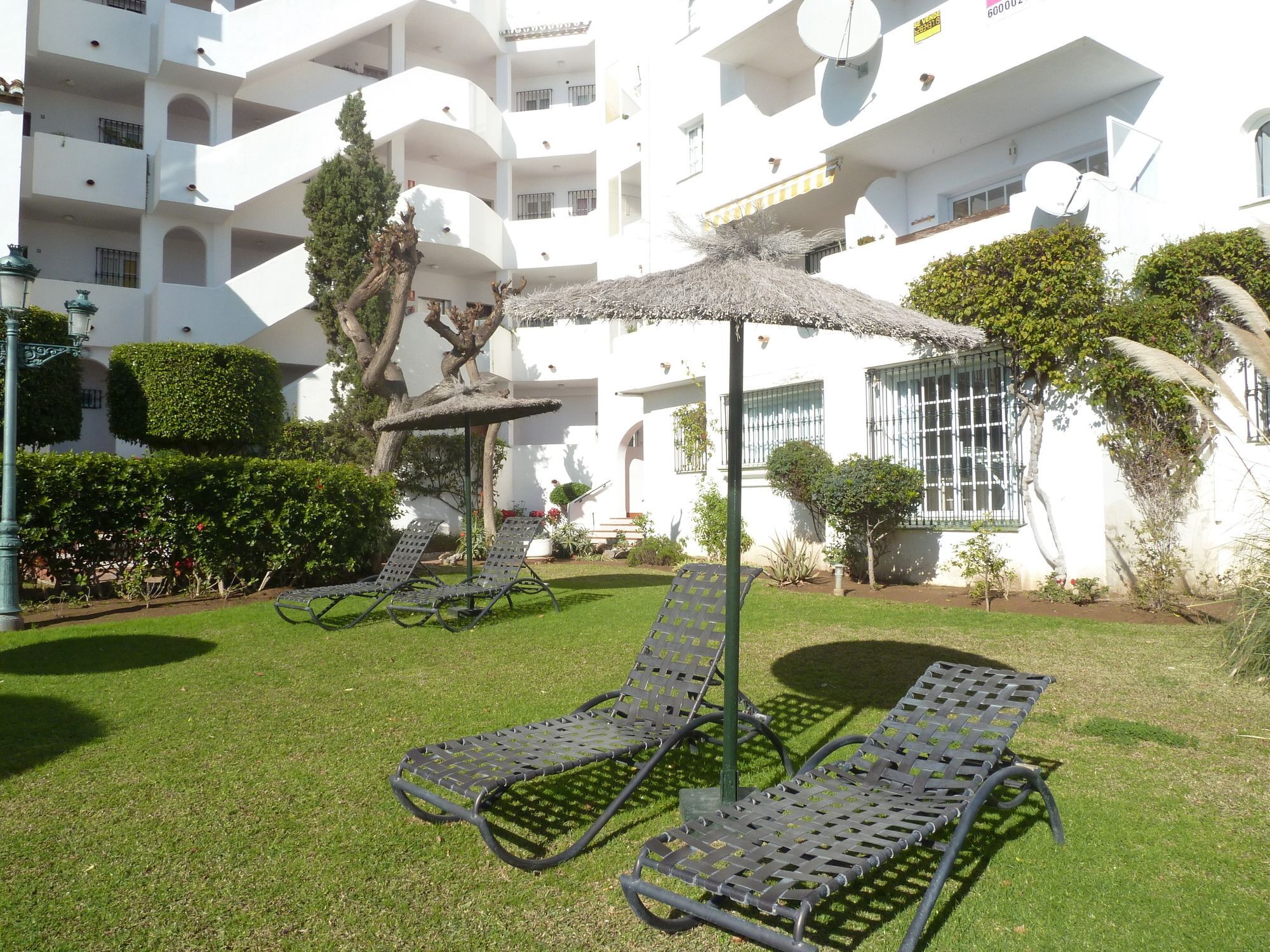Apartamento Pueblo Quinta 贝纳尔马德纳 外观 照片
