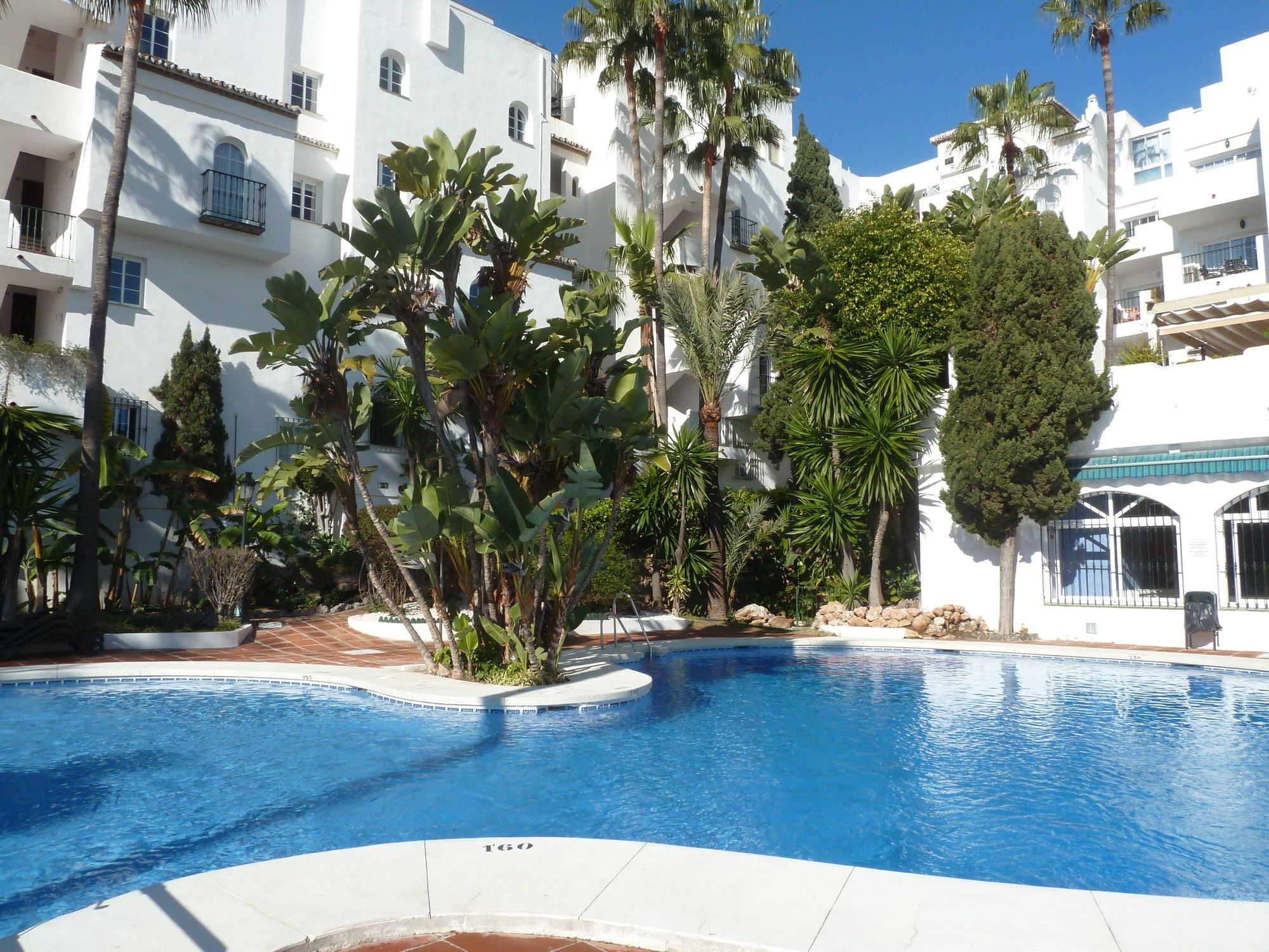 Apartamento Pueblo Quinta 贝纳尔马德纳 外观 照片