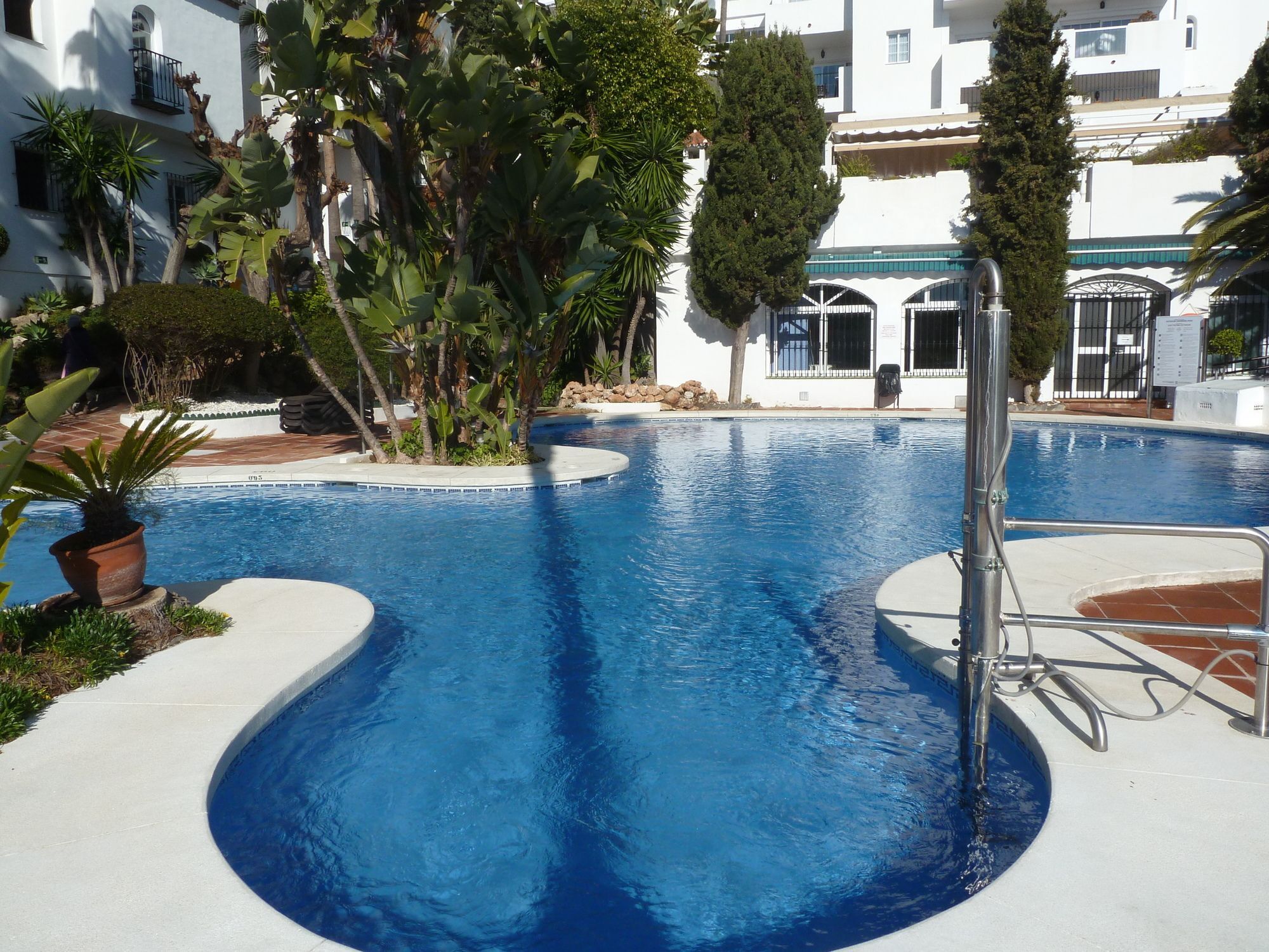 Apartamento Pueblo Quinta 贝纳尔马德纳 外观 照片